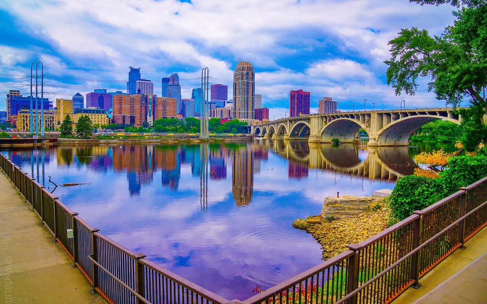 Semi Truck Fleet Financing in Minneapolis, MN