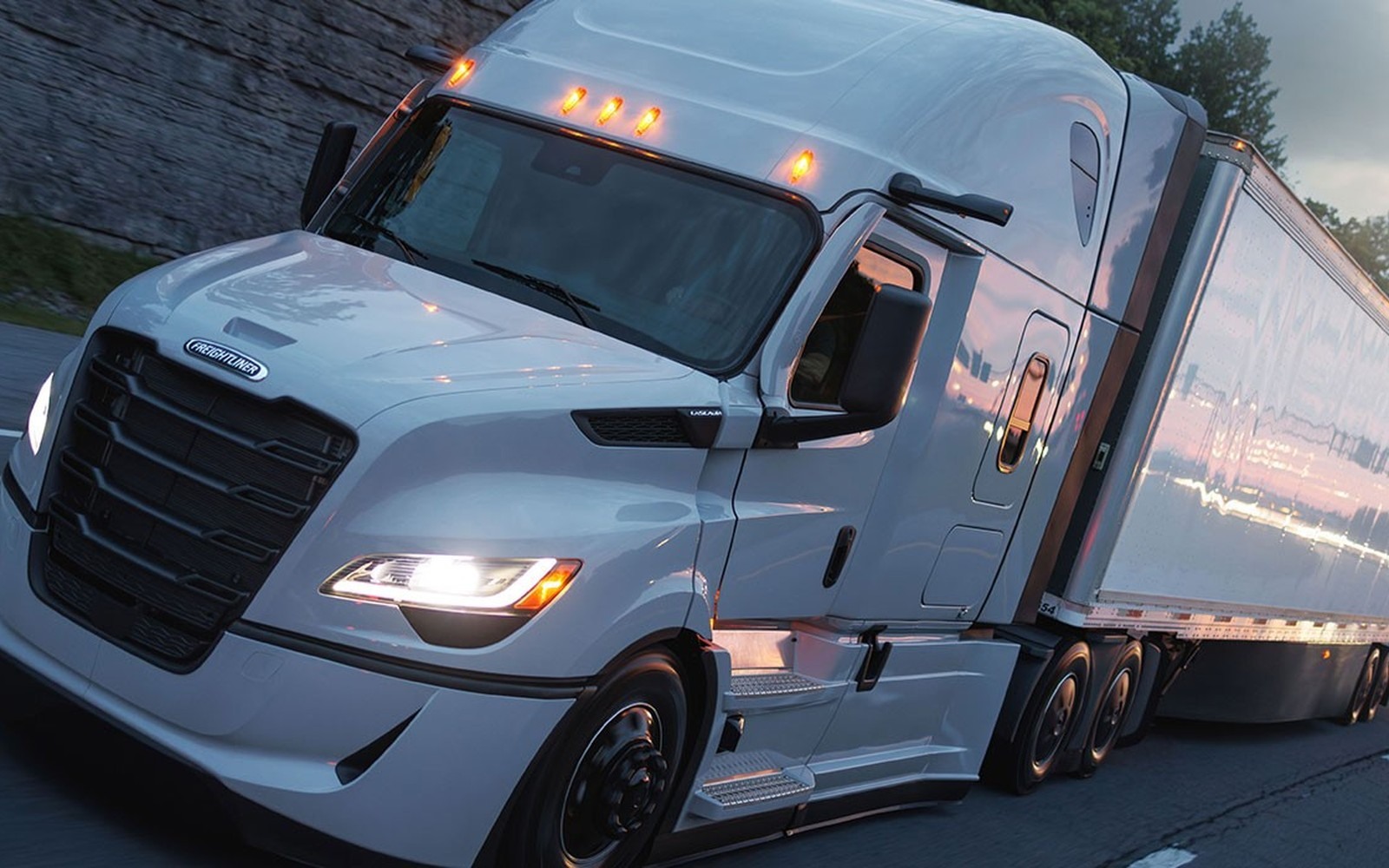 Freightliner Columbia Financing